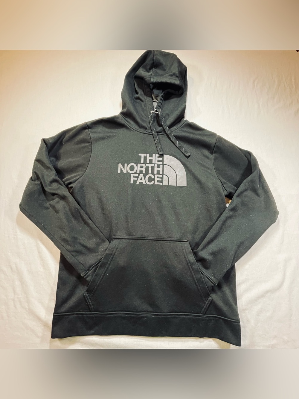 The North Face Fleece Lined Men’s Medium Pullover Hoodie Black Sweatshirt